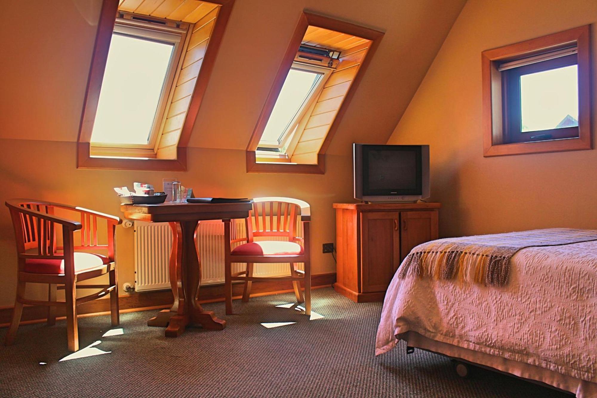 Hotel Puelche Puerto Varas Rum bild